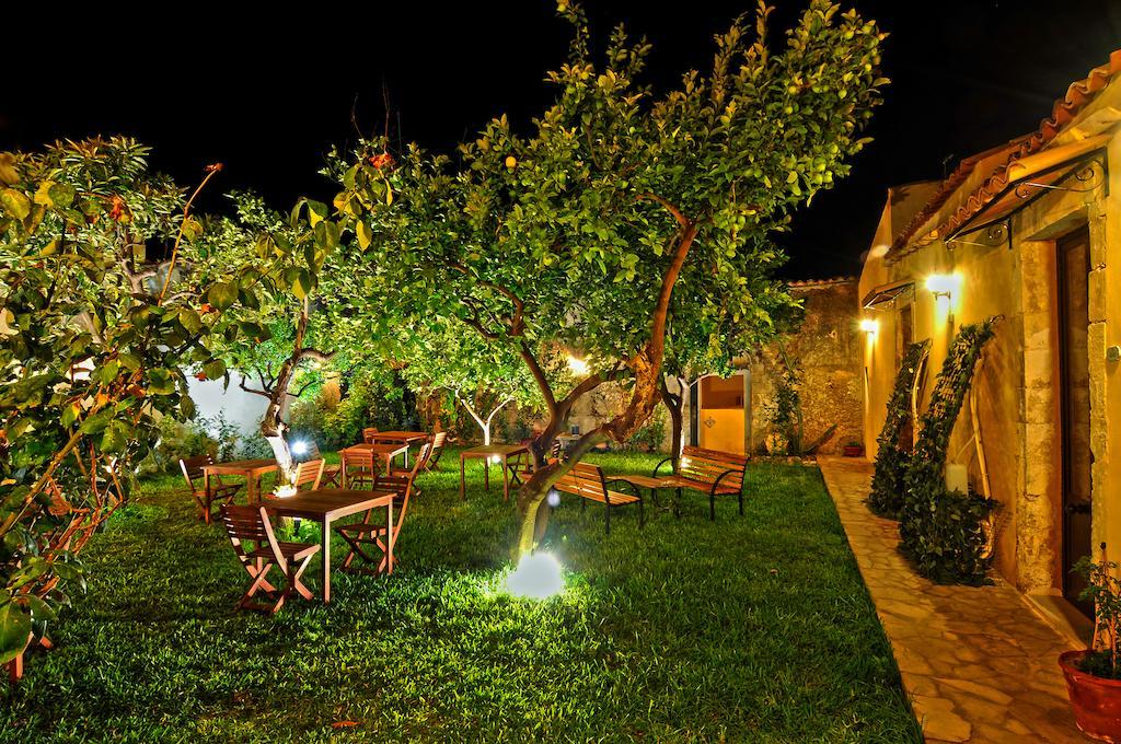 Il Giardino Del Barocco Bed and Breakfast Noto Exteriör bild